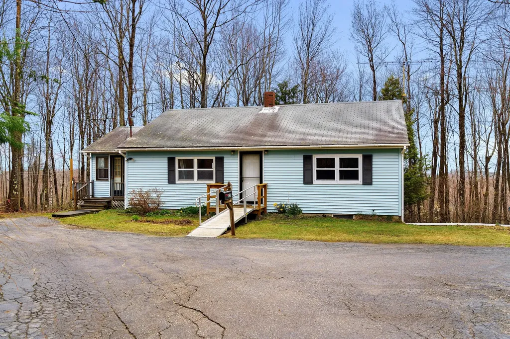 935 Brunswick Avenue Gardiner ME 04345