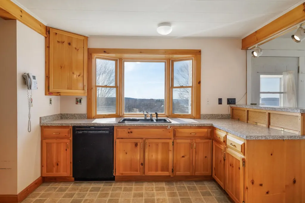 502 Reach Road Sedgwick ME 04673