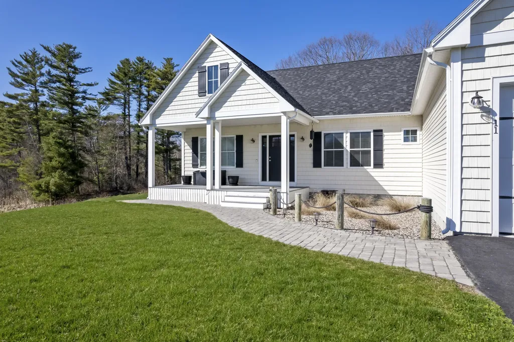 11 Higgins Drive Kennebunk ME 04043