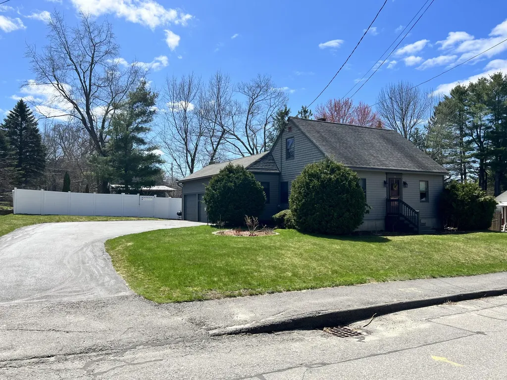 48 Newland Avenue Augusta ME 04330
