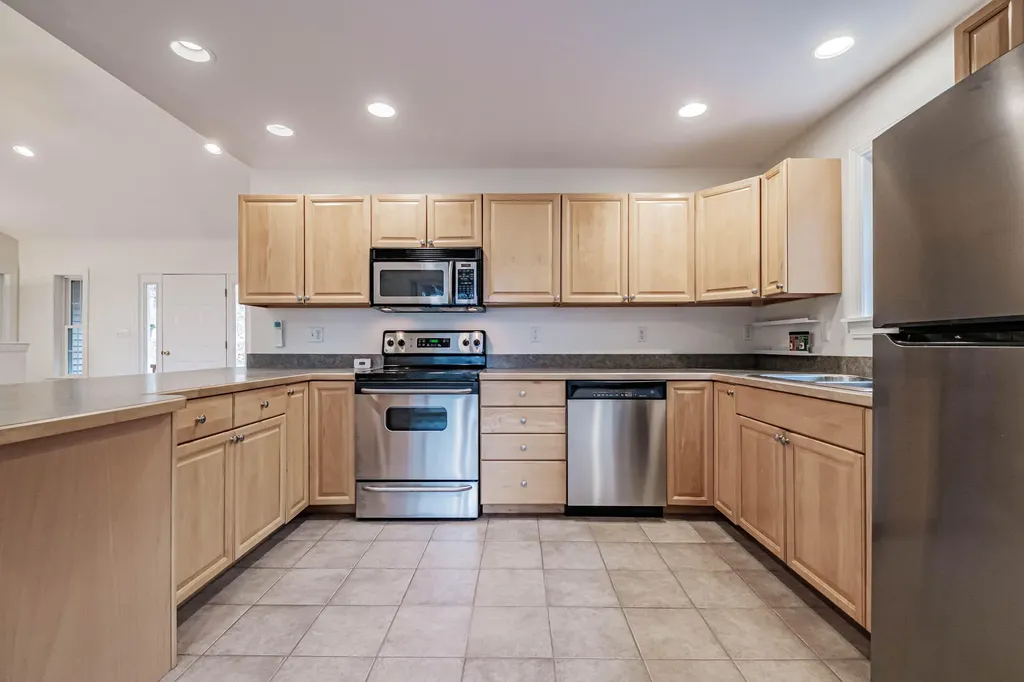 42 Winding Way Raymond ME 04071