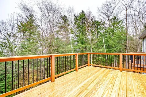 42 Winding Way Raymond ME 04071