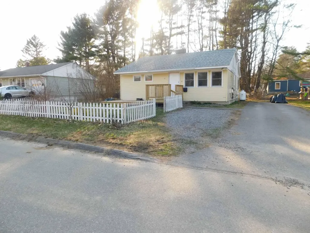 8 Glenwood Street Orono ME 04473