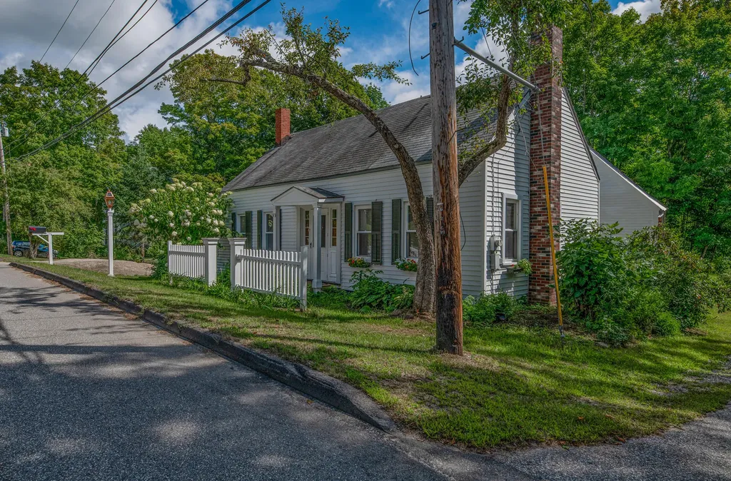 3 Kents Hill Road Wayne ME 04284