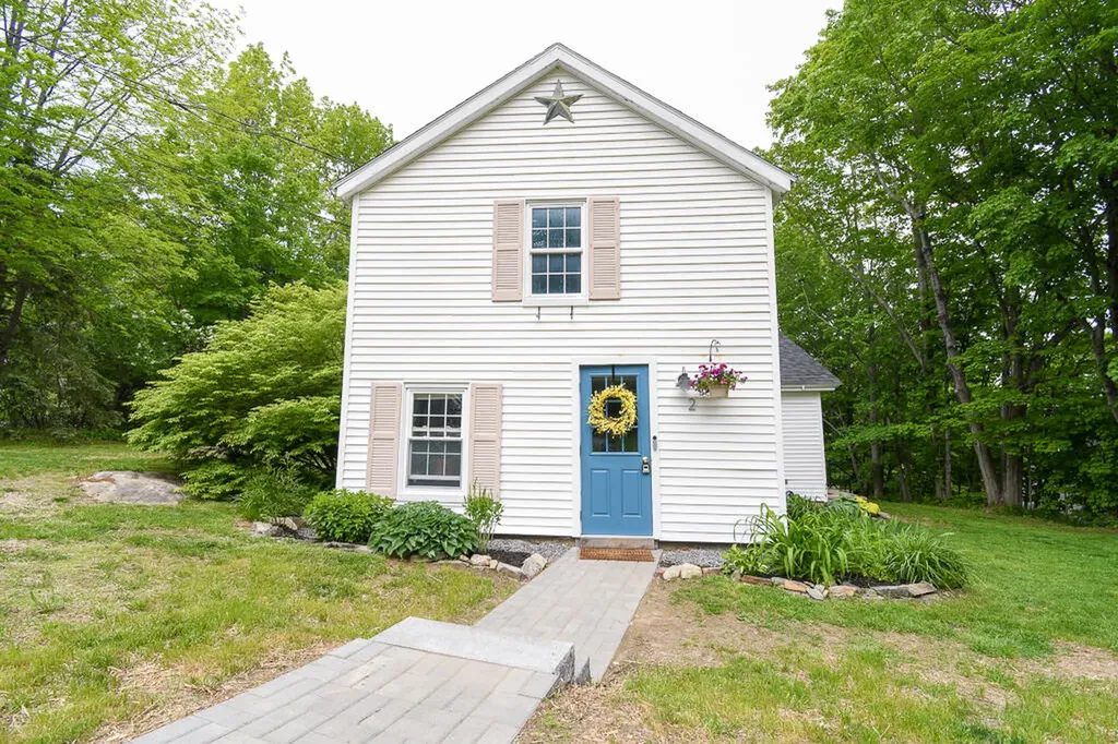 2 Loudon Lane Hallowell ME 04347