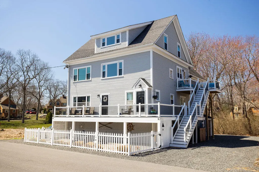 90 Freeman Street York ME 03909