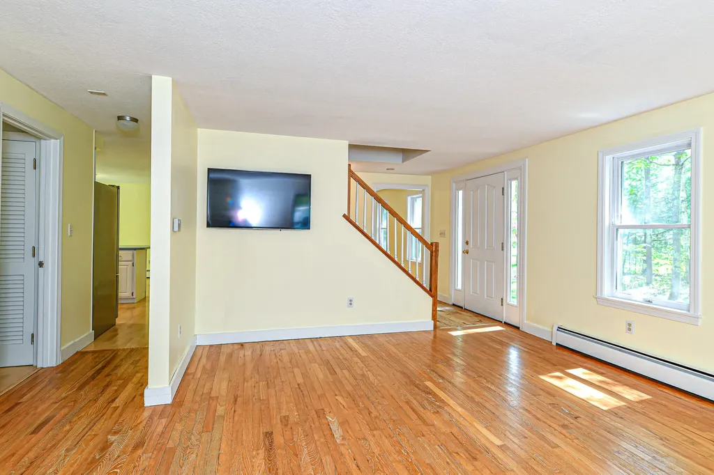 8 Chapman Lane Kennebunk ME 04043