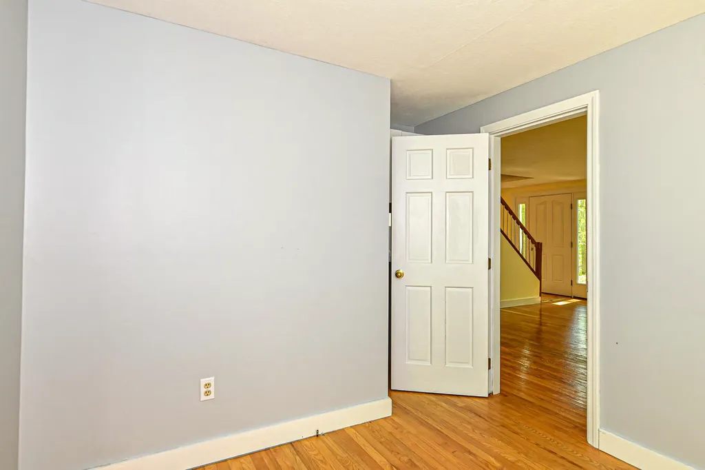 8 Chapman Lane Kennebunk ME 04043