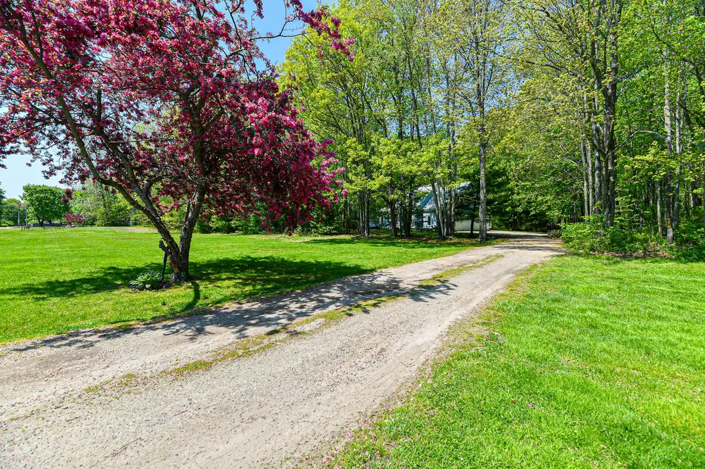 8 Chapman Lane Kennebunk ME 04043