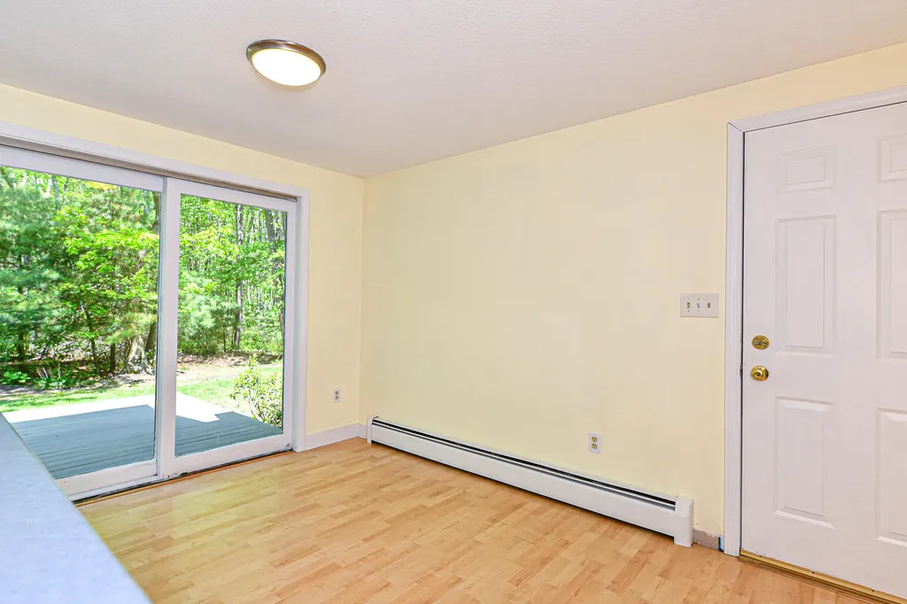 8 Chapman Lane Kennebunk ME 04043