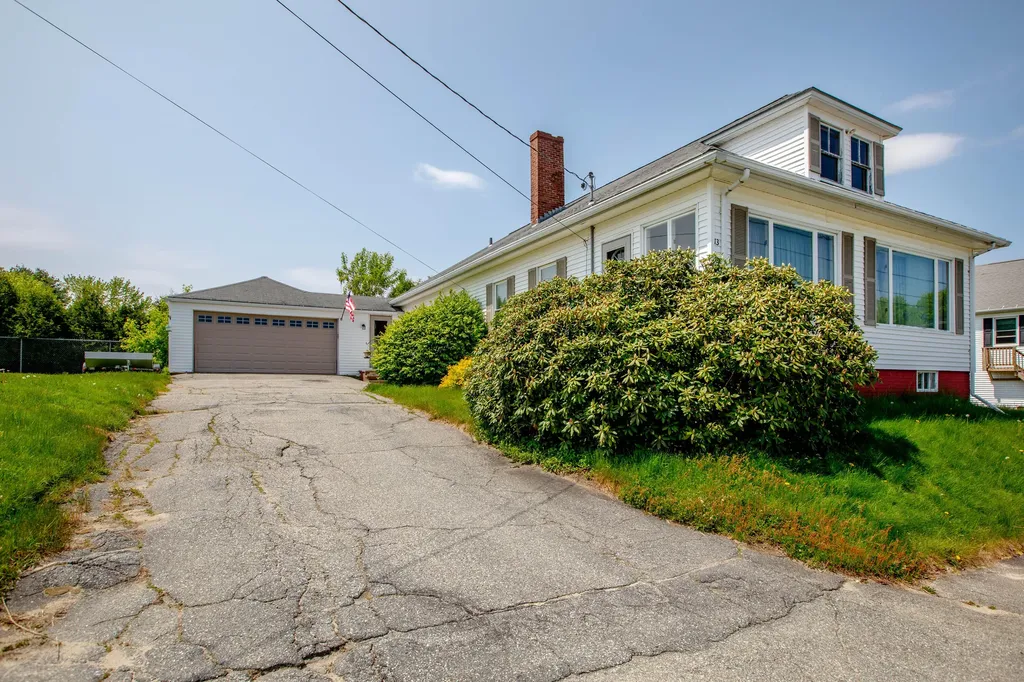 13 Homefield Street Lewiston ME 04240