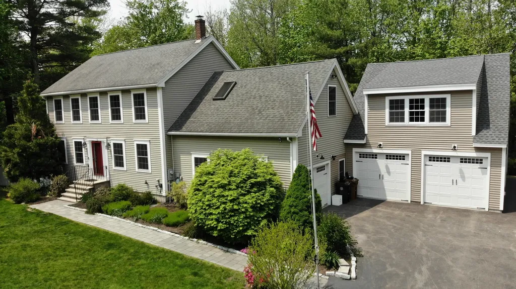 2 Richards Way Saco ME 04072