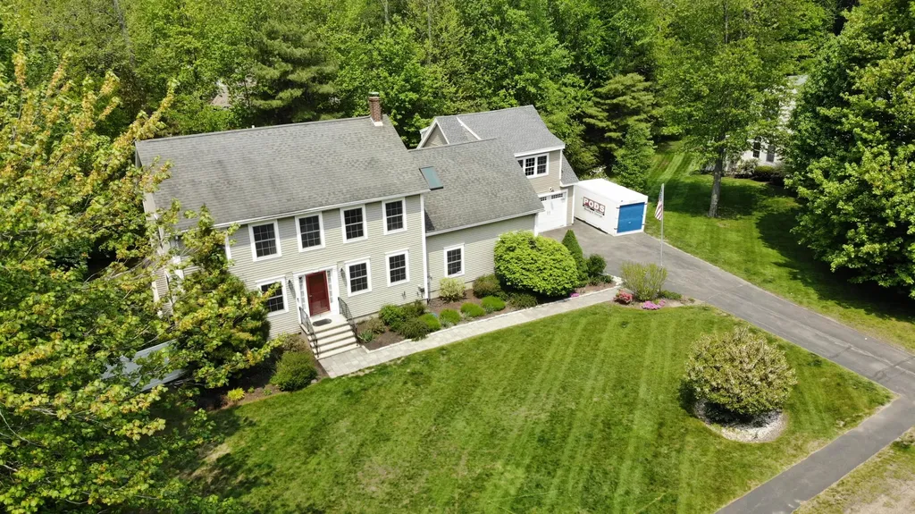 2 Richards Way Saco ME 04072