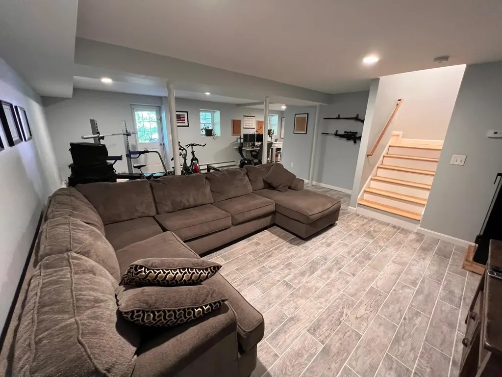 2 Richards Way Saco ME 04072
