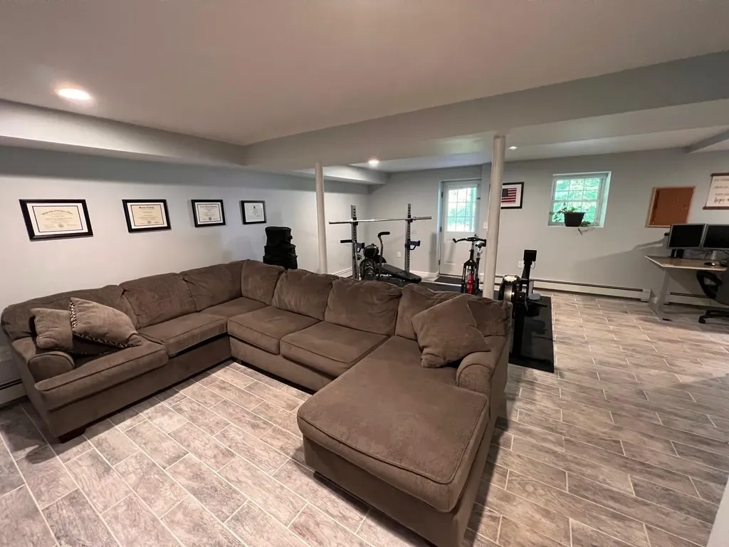 2 Richards Way Saco ME 04072