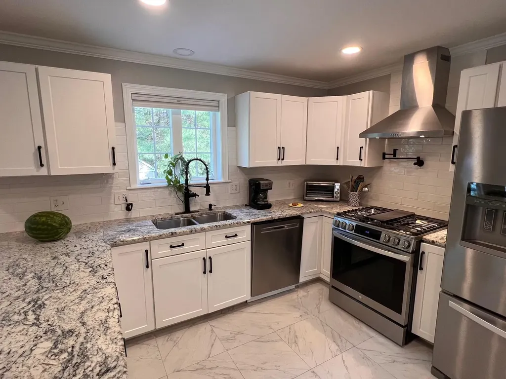 2 Richards Way Saco ME 04072