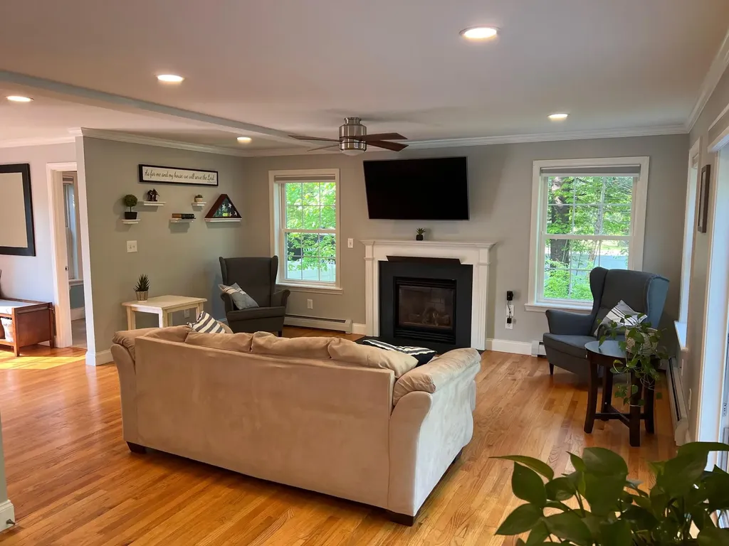2 Richards Way Saco ME 04072