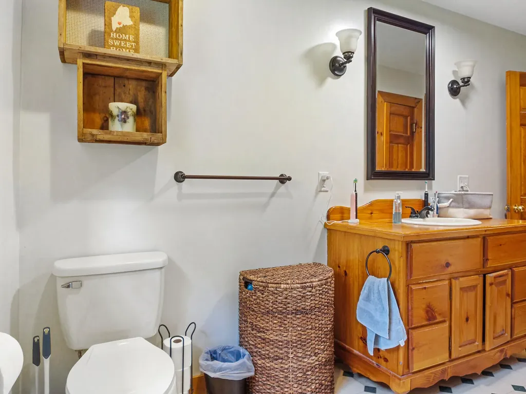 222 Neck Road West Gardiner ME 04345