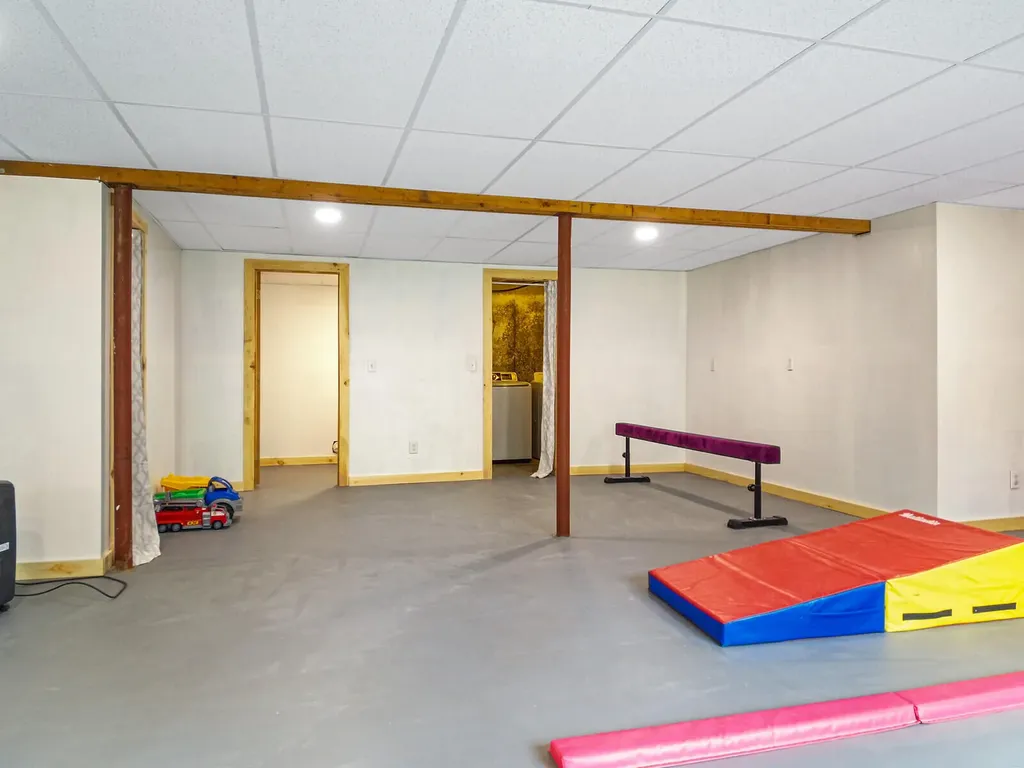 222 Neck Road West Gardiner ME 04345