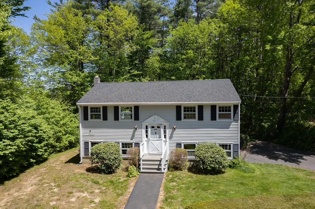 7 Camden Avenue York ME 03909