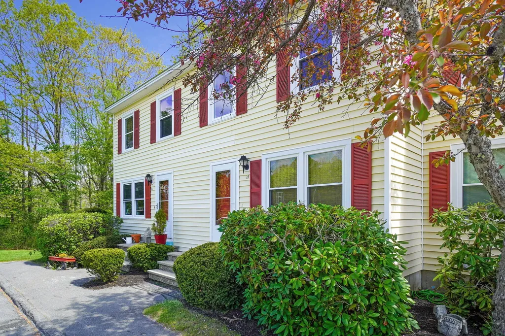 35 Powder Mill Drive Kennebunk ME 04043