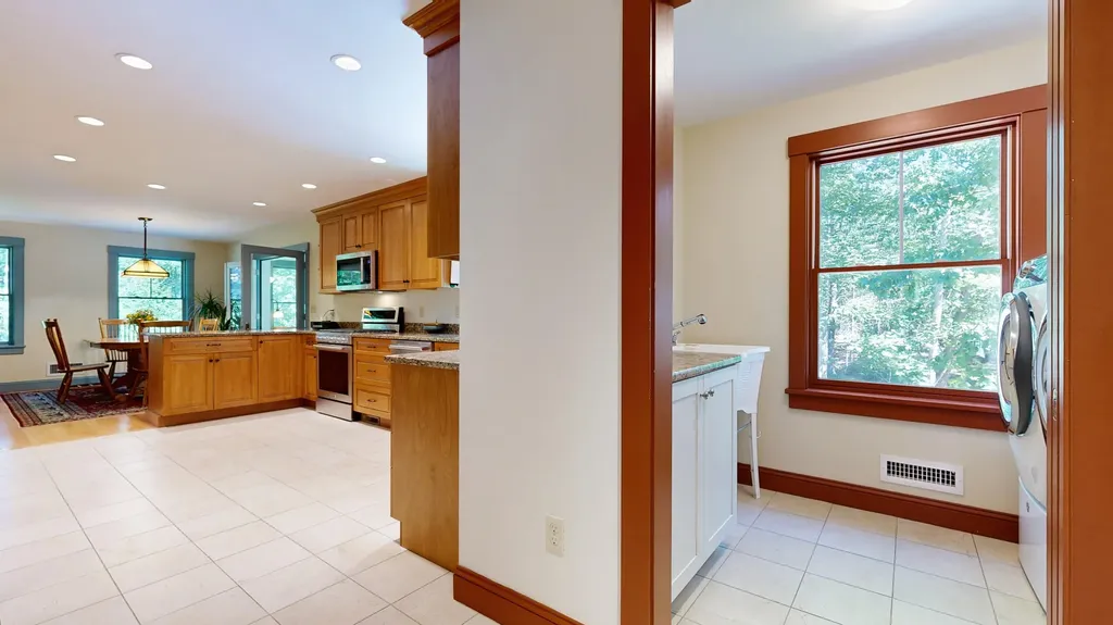 19 New Adams Road Kennebunkport ME 04046