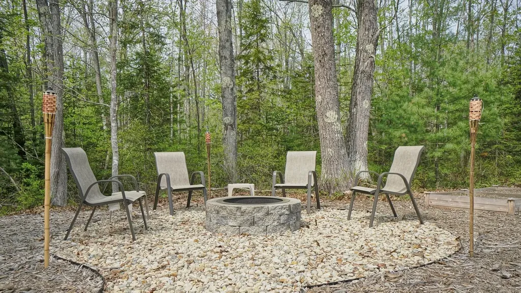 19 New Adams Road Kennebunkport ME 04046