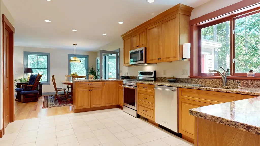 19 New Adams Road Kennebunkport ME 04046