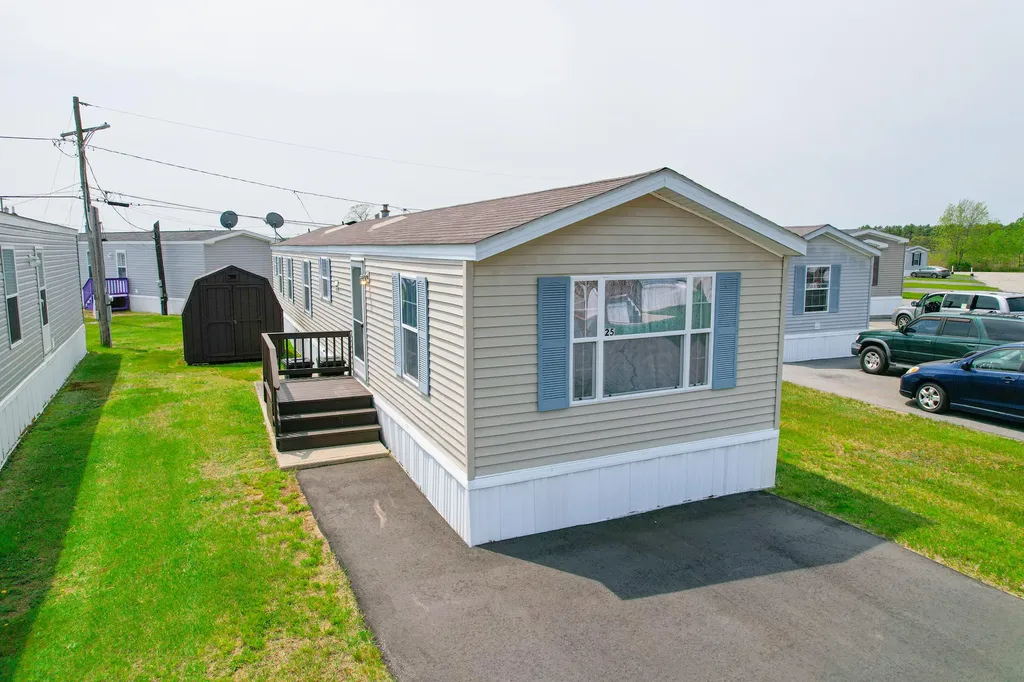 25 Elwell Lane Brunswick ME 04011