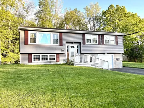 23 Spruce Lane Gorham ME 04038