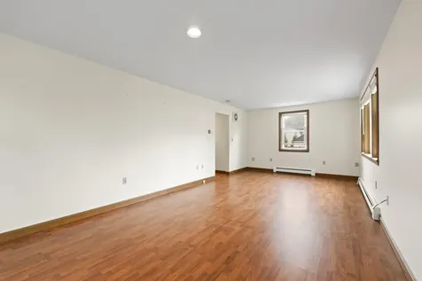 872 Riverside Street Portland ME 04103