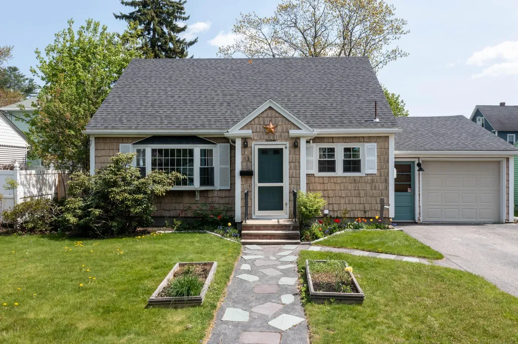13 Oakley Street Portland ME 04103