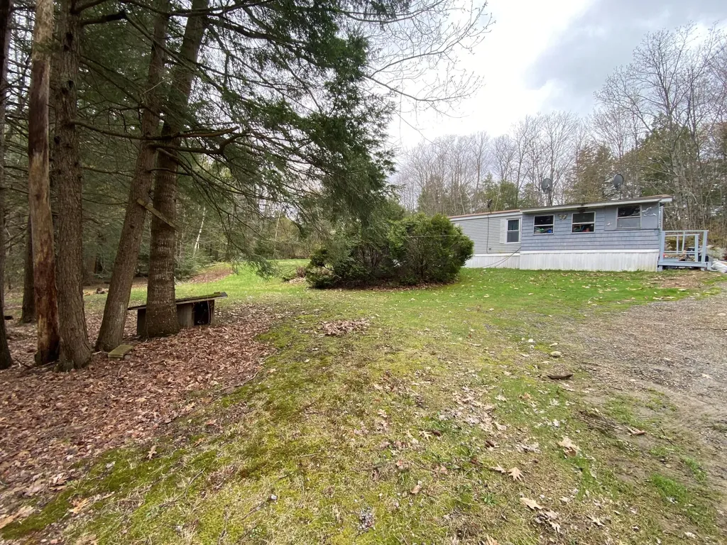 327 Dingley Road Bowdoinham ME 04008