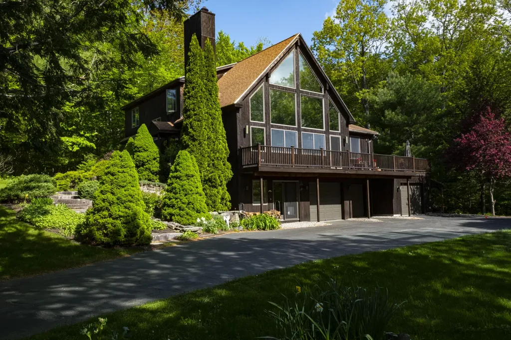 1 Summit Terrace Falmouth ME 04105