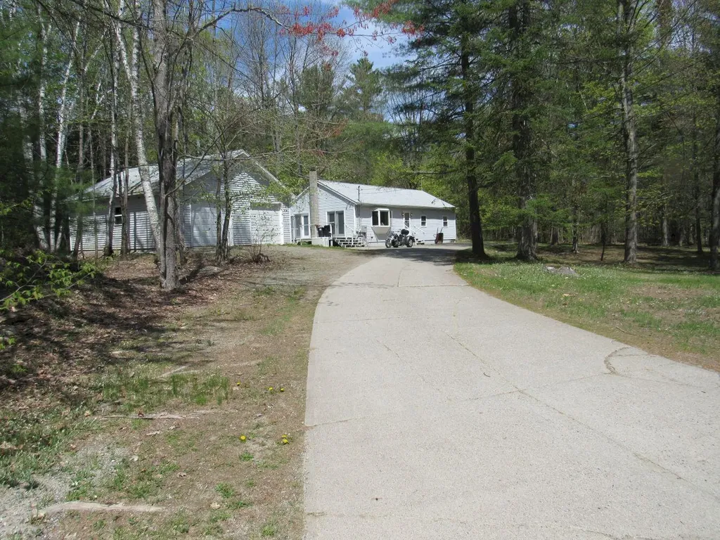 19 Hoxie Road Canaan ME 04924