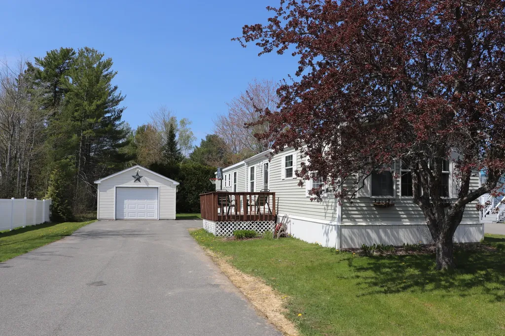 11 E Street Bangor ME 04401