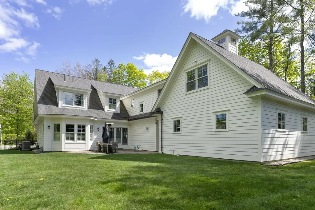 194 Foreside Road Falmouth ME 04105