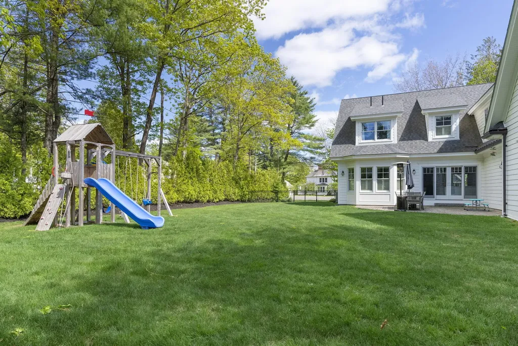 194 Foreside Road Falmouth ME 04105