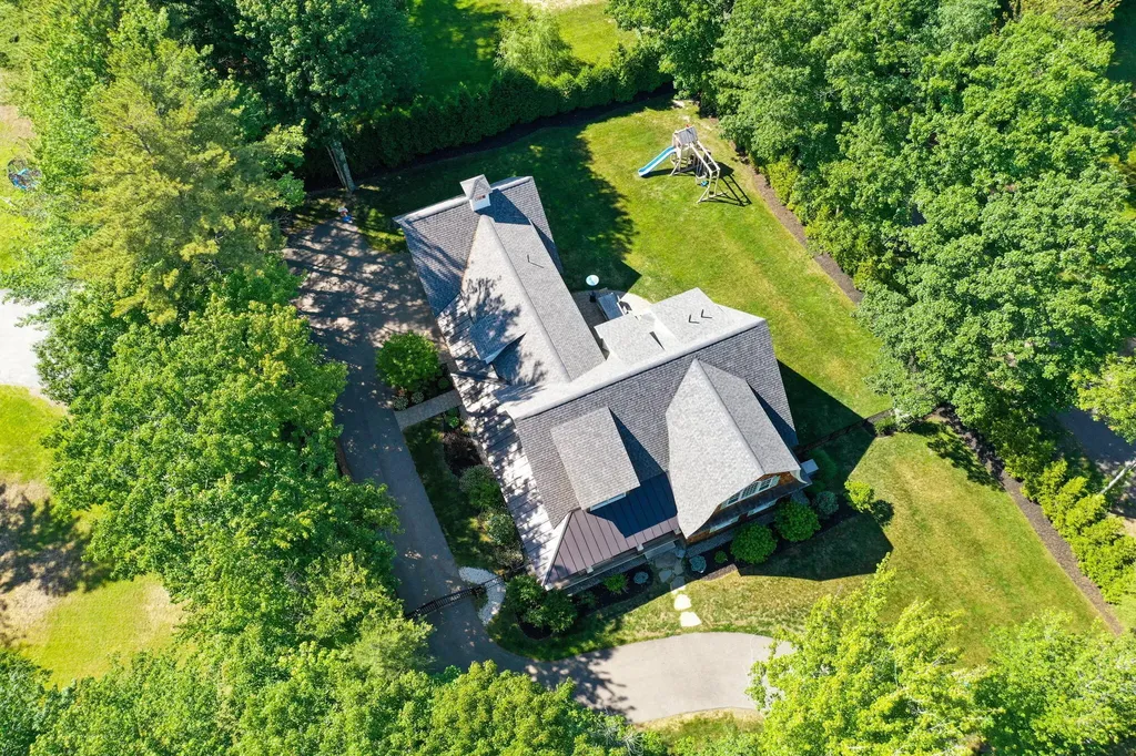 194 Foreside Road Falmouth ME 04105