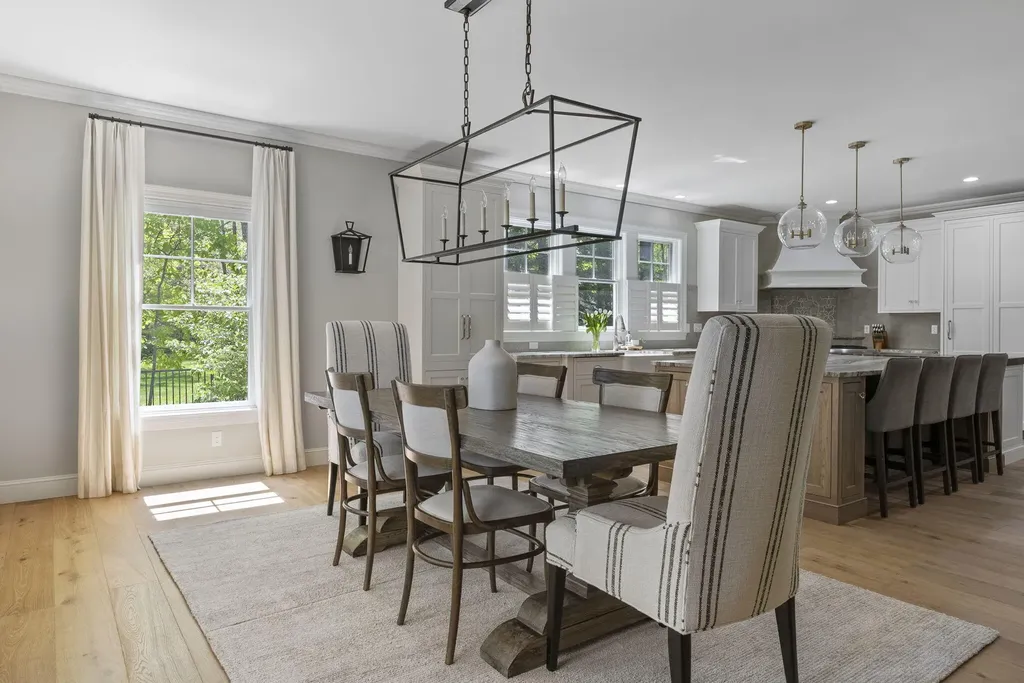 194 Foreside Road Falmouth ME 04105