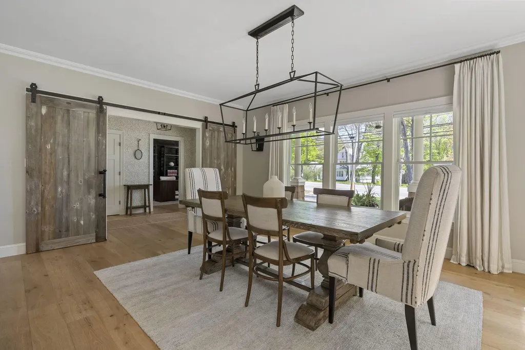 194 Foreside Road Falmouth ME 04105