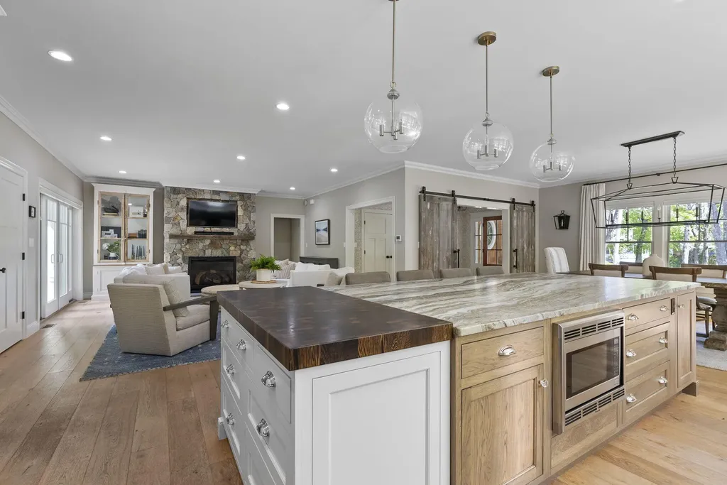 194 Foreside Road Falmouth ME 04105