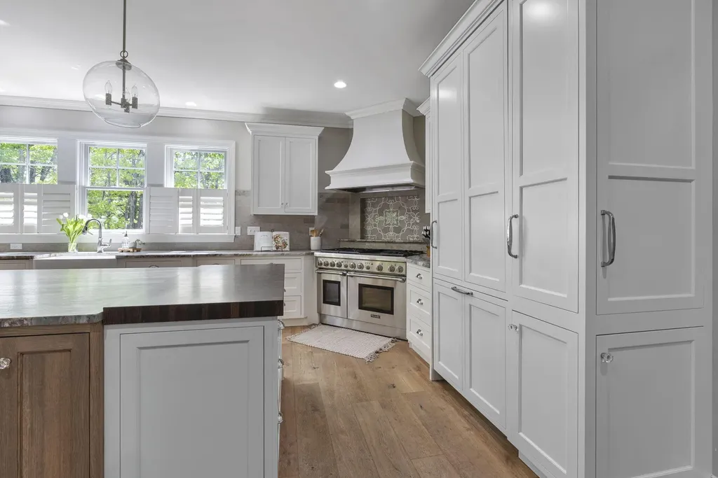 194 Foreside Road Falmouth ME 04105