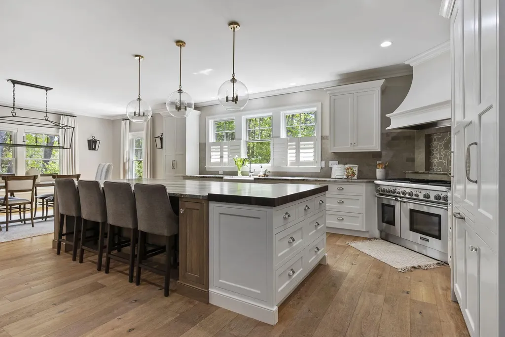194 Foreside Road Falmouth ME 04105