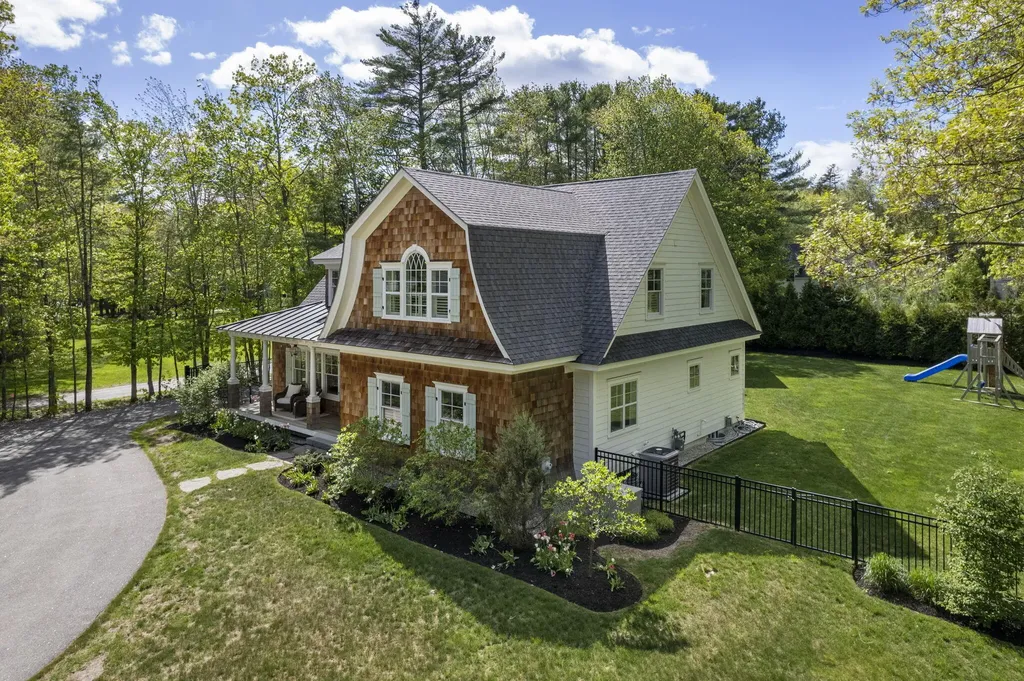 194 Foreside Road Falmouth ME 04105