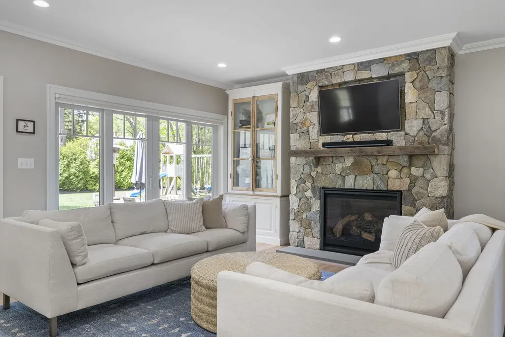 194 Foreside Road Falmouth ME 04105