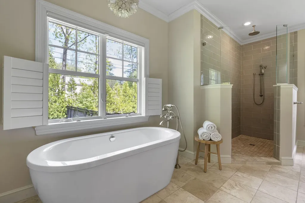 194 Foreside Road Falmouth ME 04105