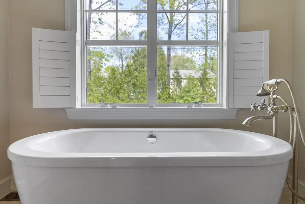 194 Foreside Road Falmouth ME 04105