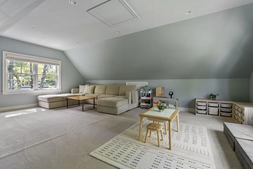 194 Foreside Road Falmouth ME 04105