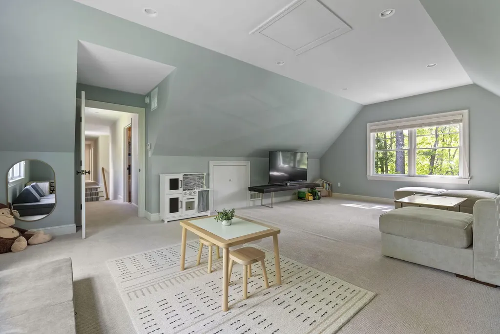 194 Foreside Road Falmouth ME 04105